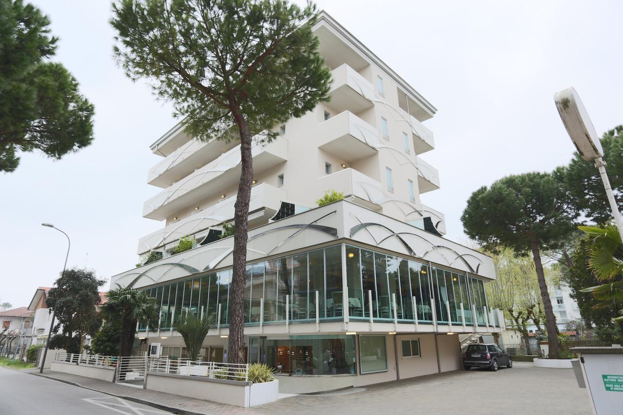 Hotel Caribia Pinarella Cervia Exterior foto