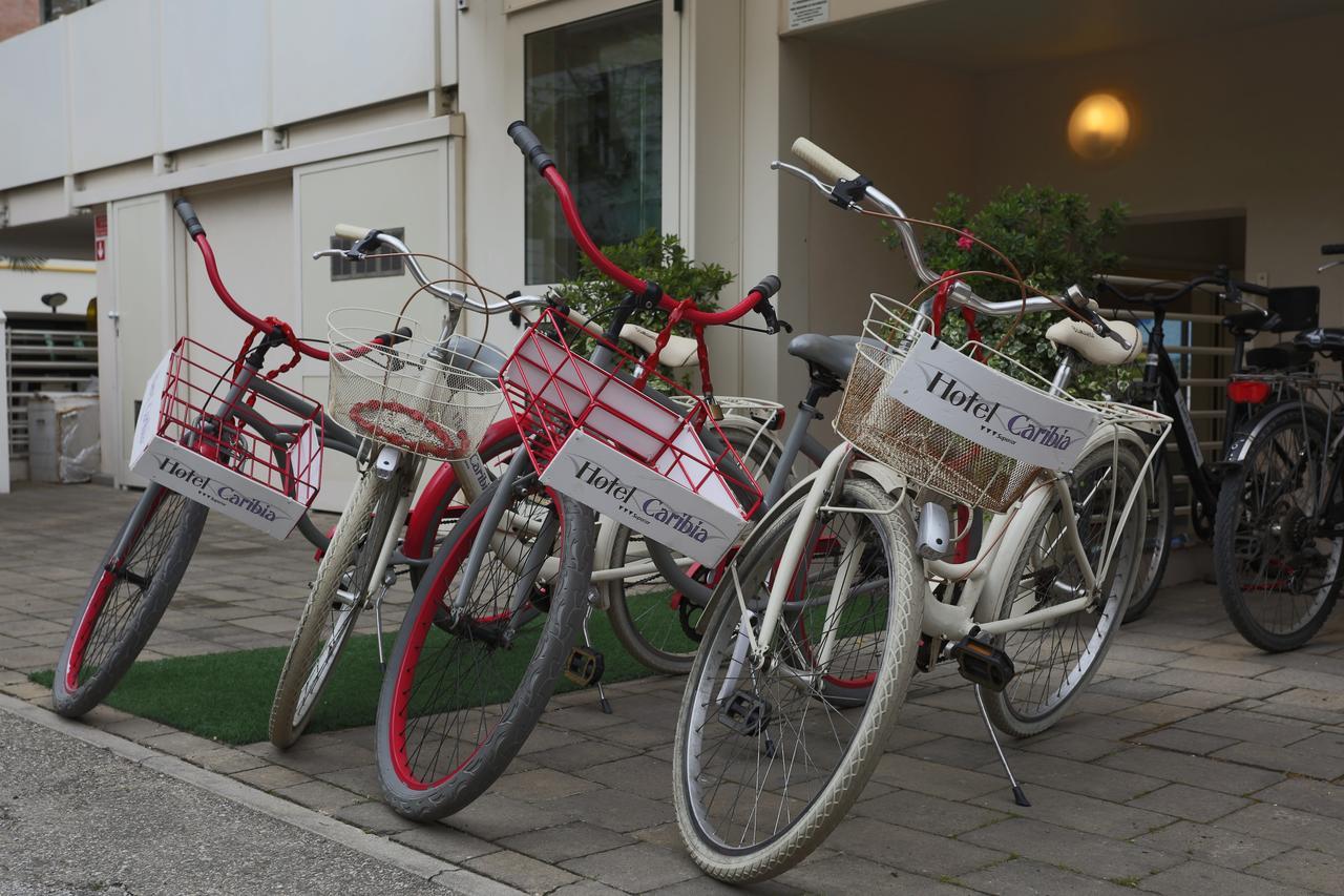 Hotel Caribia Pinarella Cervia Exterior foto